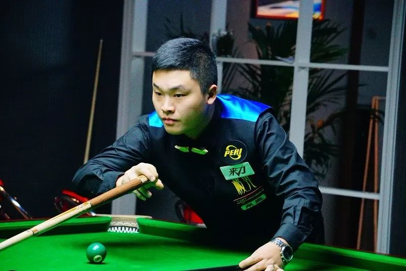 许多观众购 许多观众购